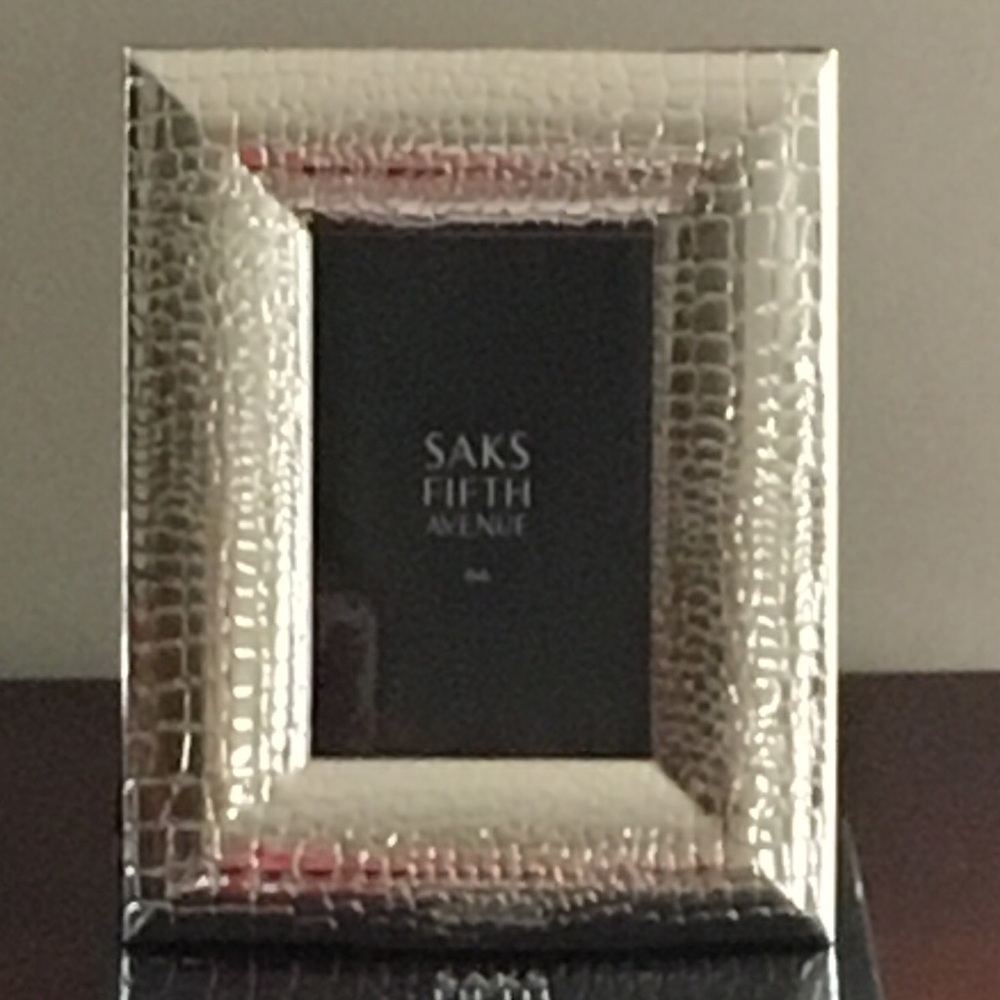 SAKS 5th Avenue Silver Plate 4x6 Croc Frame